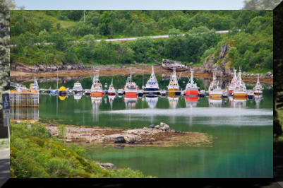 Fjord und Fischerboote